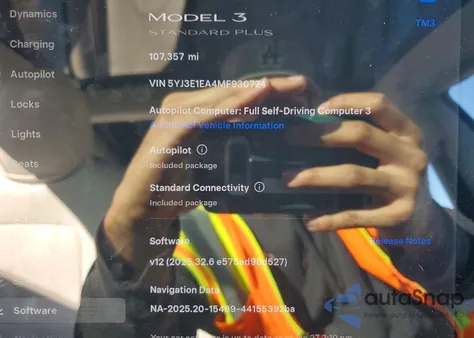 2021 Tesla Model 3 z USA, uszkodzony, nr VIN 5YJ3E1EA4MF930724
